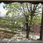 Апарт-отель Happy Boutique 4*