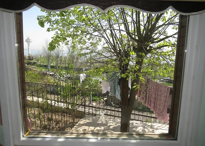 Ξενοδοχείο με διαμερίσματα Happy Boutique 4*